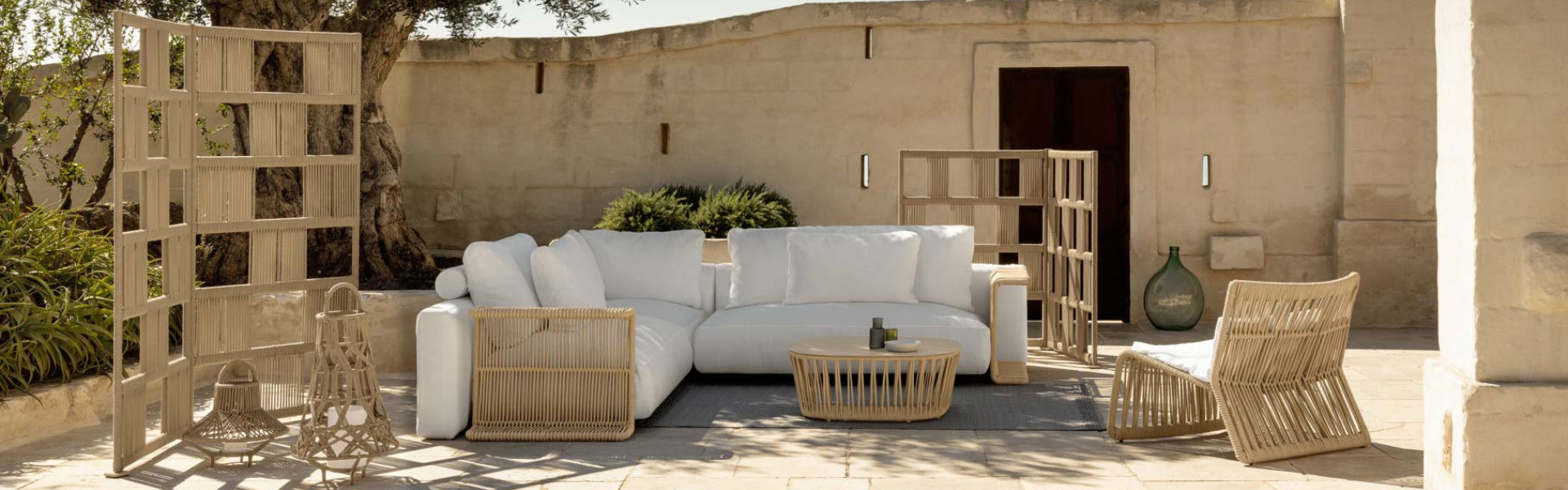 04 Talenti Cliff slider desktop dèco modular sofa w lounge chair and coffee table wicker