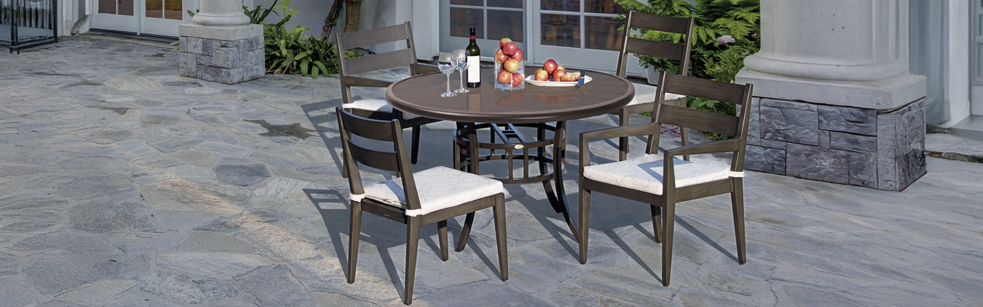 ratana Lucia slider desktop 02