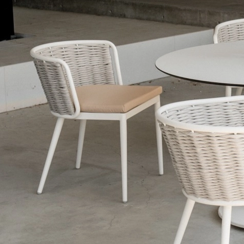 ratana diva 06 Arm Chair Snow Aluminum Frame